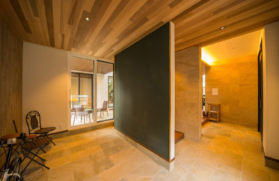 entrance2