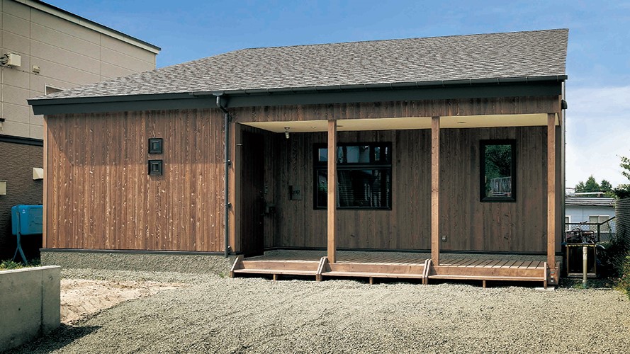 「きずさえも愛着になる 古さを味わいに変える平屋風の家」