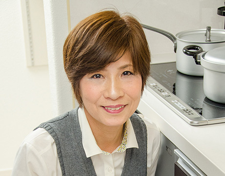 山本　明美