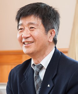 伊藤　達二