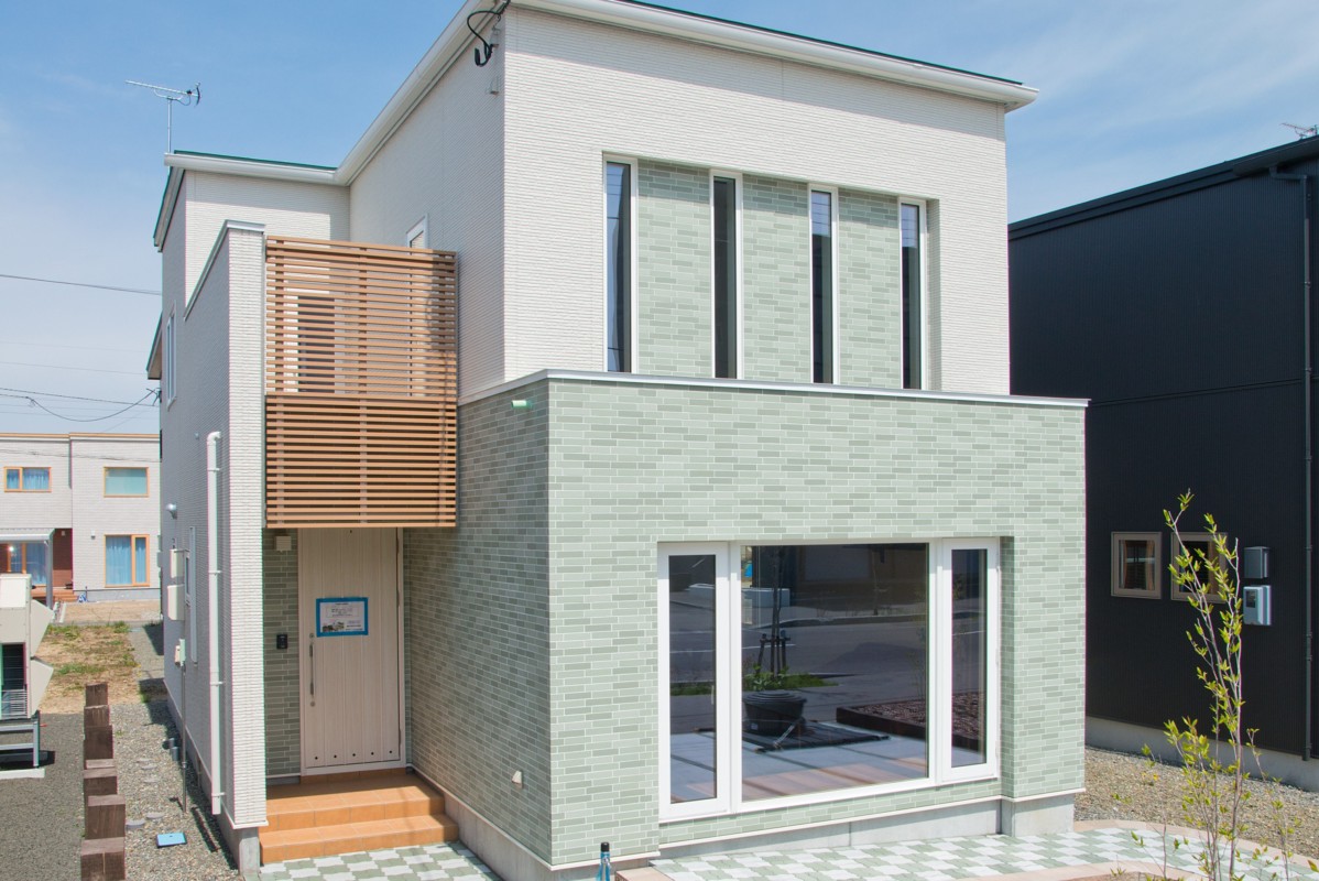 とっても大きな南窓は設計事務所の技術の証