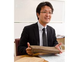 品田　恭良