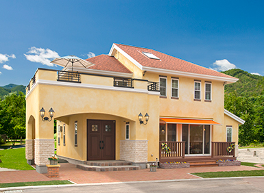 「輸入住宅の発想を取り入れ 家族の成長に寄り添う住まい」